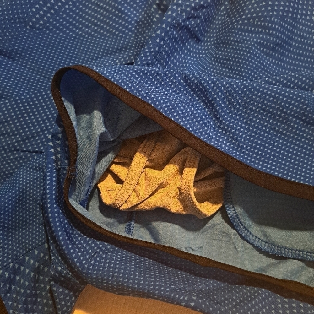 Under Armour women's size Medium shorts with liners, 2 tone blue, VGUC - Picture 3 of 4